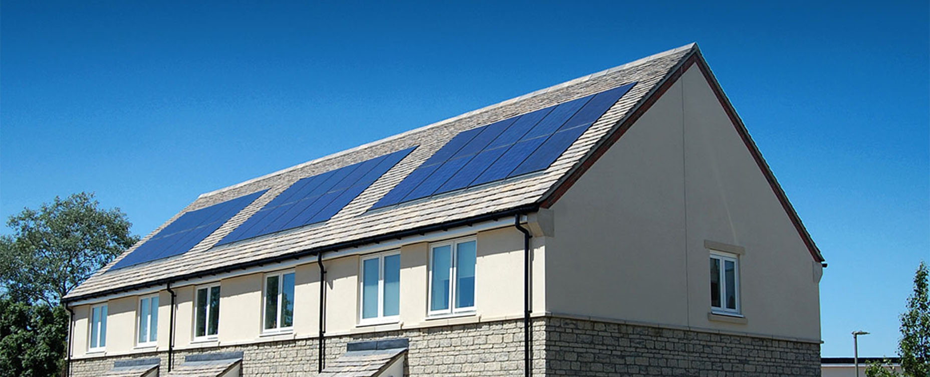 Saving Energy With Solar Power and Dynamic Tariffs